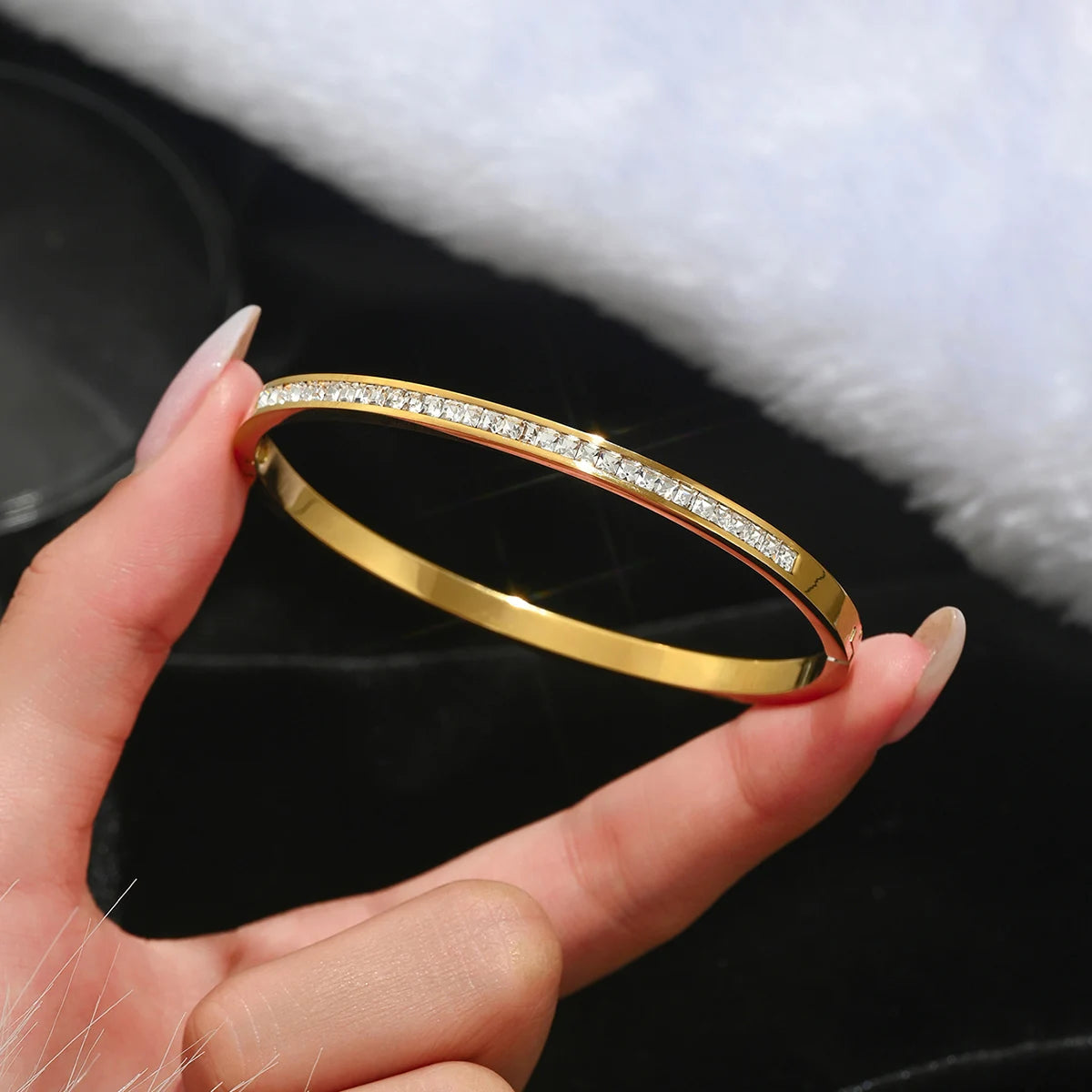 Timeless Elegance - BellaAura