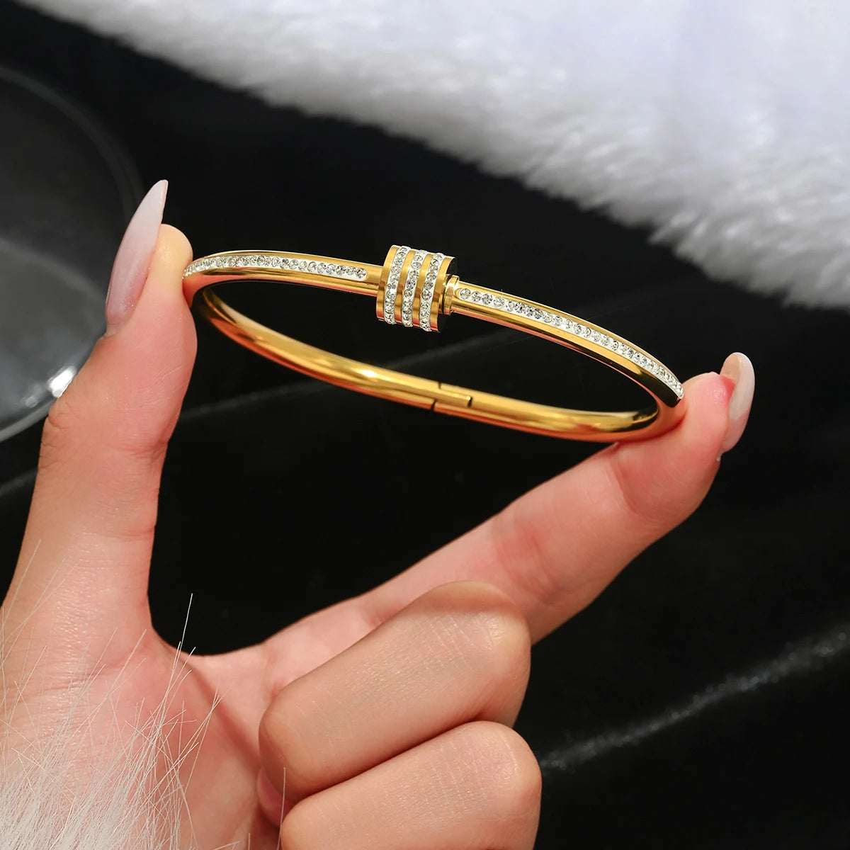 Timeless Elegance - BellaAura